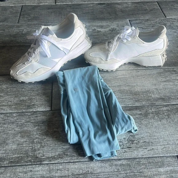 Light blue lululemon leggings and LuLulemon cropped hoodie SET - Picture 3 of 8